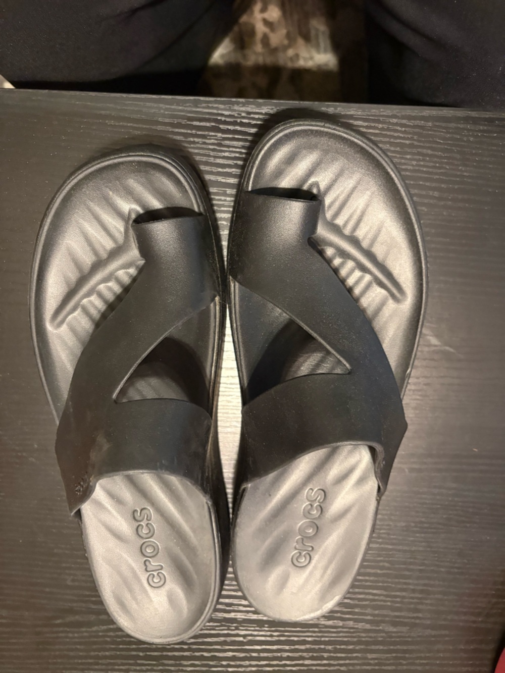 CROCS Women’s Black Crossover Toe-Loop Slide Sandals